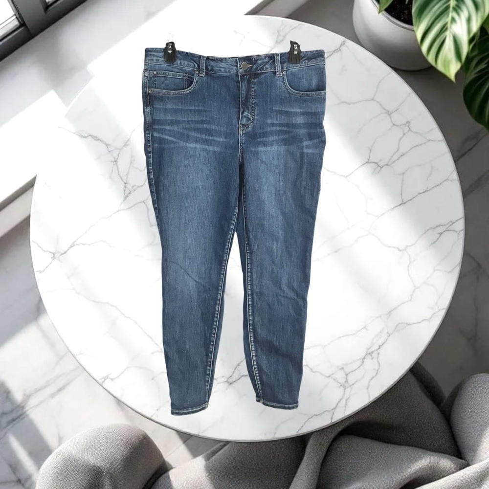 Maurices EverFlex High Rise Blue Jeans Contrast Gold Stitching Women 10 Short